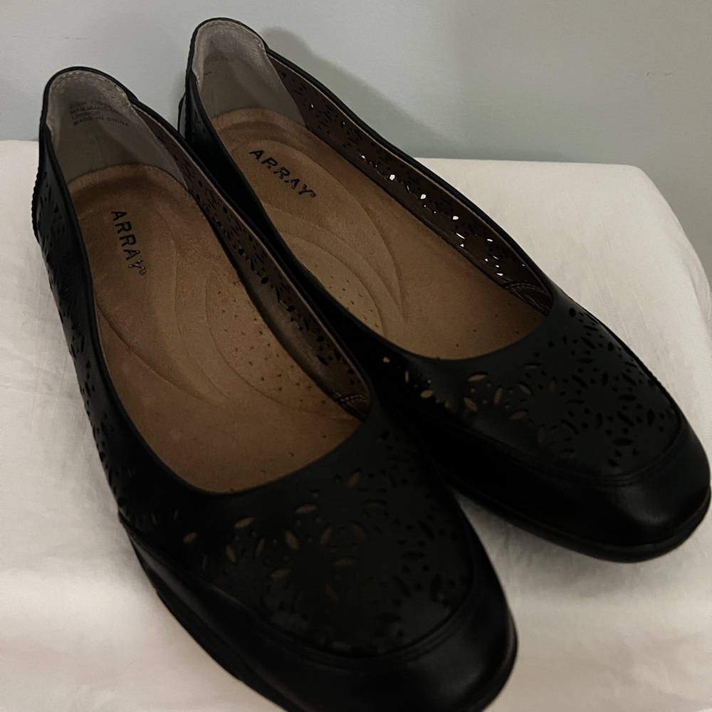 Array Black Textured Flats